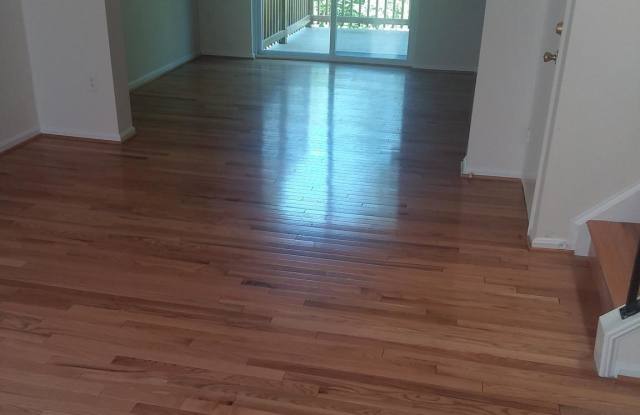 5803 FALKLAND PLACE Gallery 4