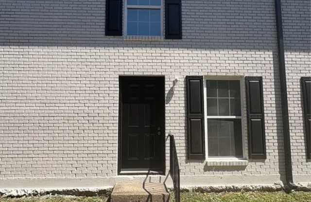 Newly Renovated 2 Bedroom 1.5 Bath photos photos