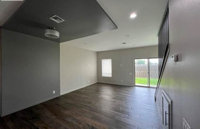 7701 VIA DEL MAR CIR Gallery 2