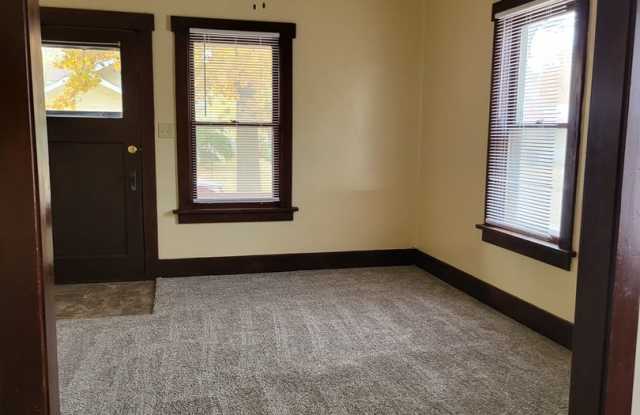 1520 Ivy Gallery 3