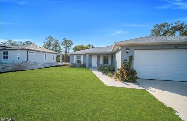 2617 53rd Street W photos photos