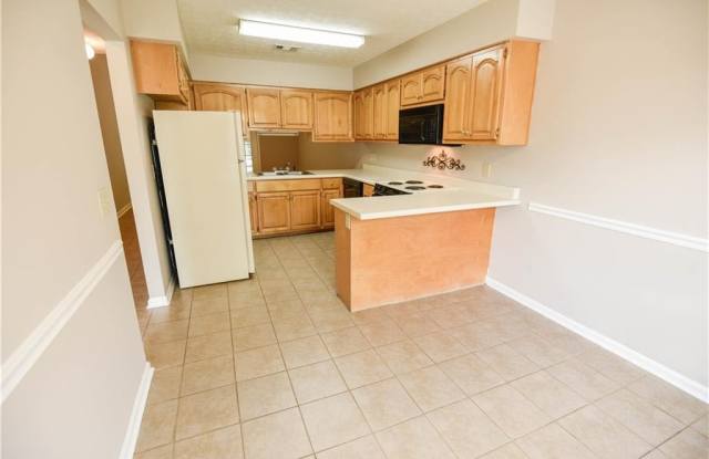3bed/2bath Duplex available now! - 1992 Bluff Court, Auburn, AL 36832