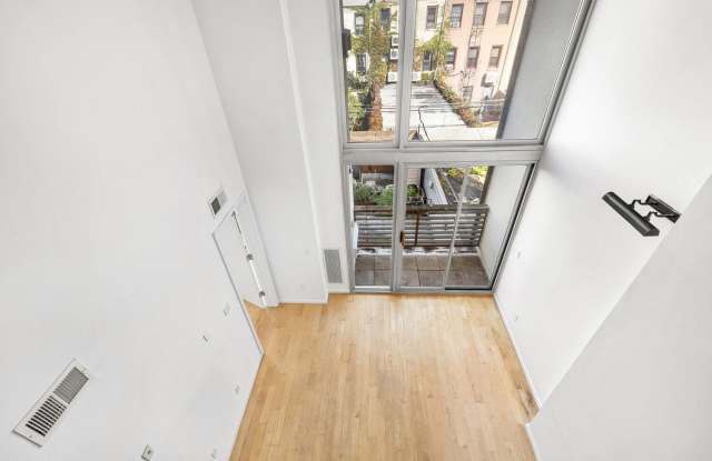 925 PACIFIC Street unit: 204 Gallery 4