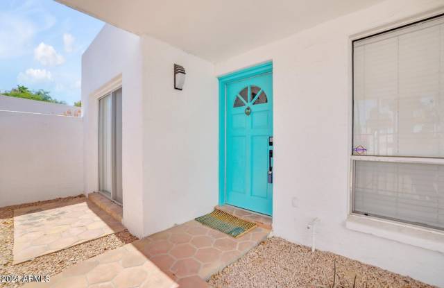 511 E CALAVAR Road Gallery 3