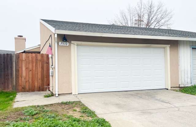 Spacious Halfplex - 7510 Whisperwillow Drive, Florin, CA 95828