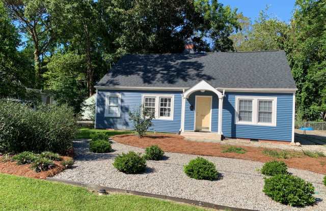 3 Bedrooms 2 Full Baths with fenced in backyard! photos photos