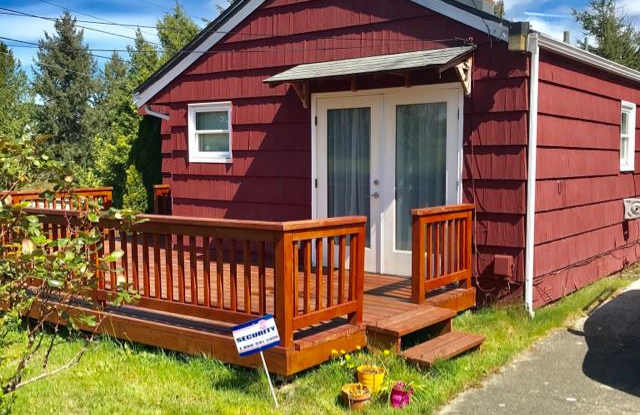 15802 12th Ave SW - 15802 12th Avenue Southwest, Burien, WA 98166