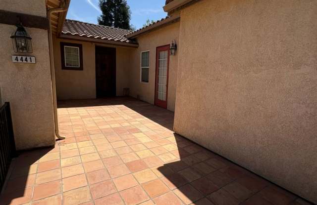 NW Visalia Corner lot Home Available Now! Gallery 4