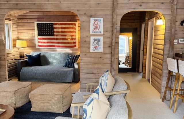 980 King Street unit: 1 photos photos