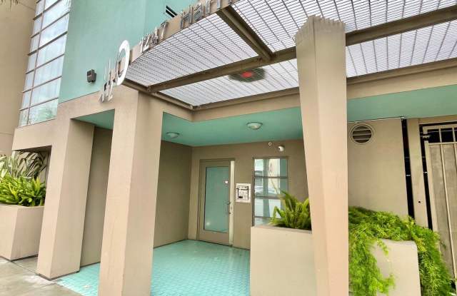 1,600 sqft 2-Level SOMA 1BD+2 Bonus Rooms+ 1.5BA Loft! 2 Car Pkg! Laundry! Balcony! -PROGRESSIVE Gallery 4