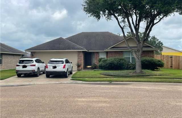 112 Jocelyn Circle - 112 Jocelyn Circle, Victoria, TX 77901