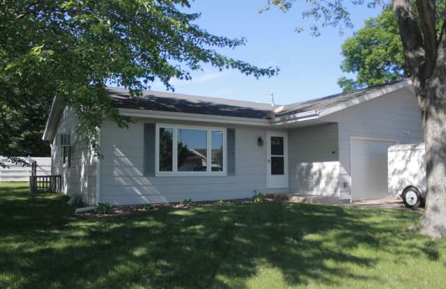 $1,475| 3BD 2BA| 1712 Chumas Drive| Available 07/01/2025 photos photos