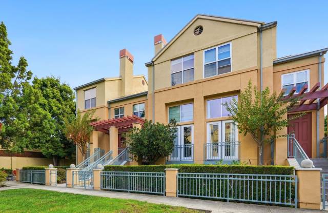 Downtown Mountain View 3 Bedroom 3.5 Bathroom Townhome - 926 Camille Lane, Mountain View, CA 94040