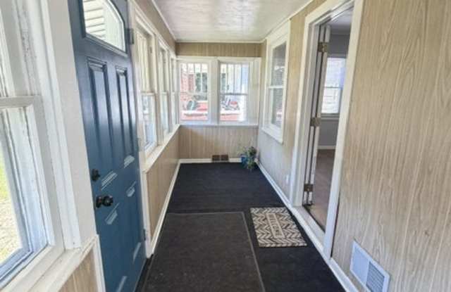 419 East Streicher Street Gallery 4