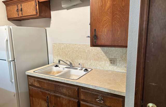 Charming 2 Bed, 1 Bath Near OU Campus Gallery 3