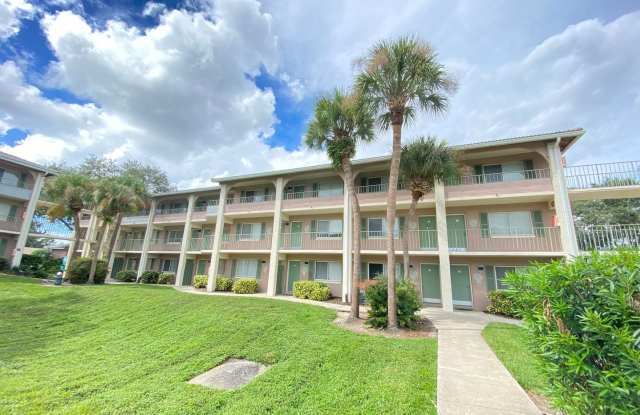 Waterside at Cranes Roost 1/1 Condo located in Uptown Altamonte and Cranes Roost park photos photos