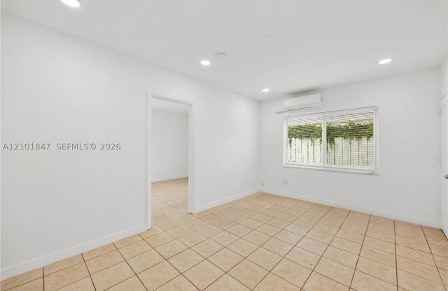 1958 NE 172nd St Gallery 4