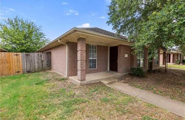 912 Willow Pond Street Gallery 2
