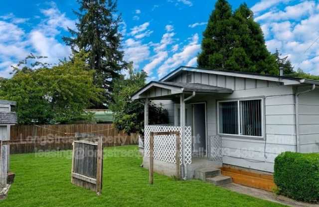 5240 SW Hillview Ave Gallery 1