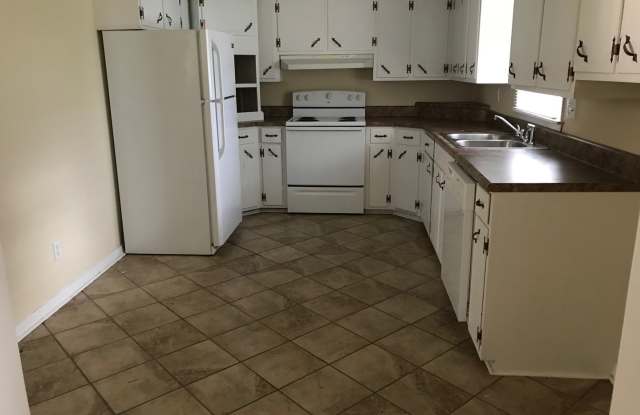 Large 3 Bedroom 2 bath photos photos