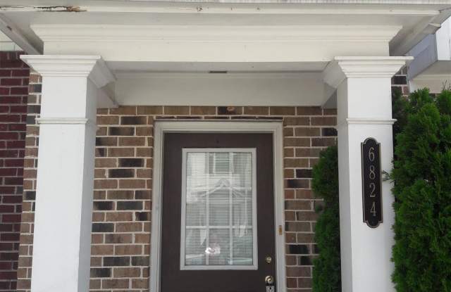 6824 Blackstone Gallery 2