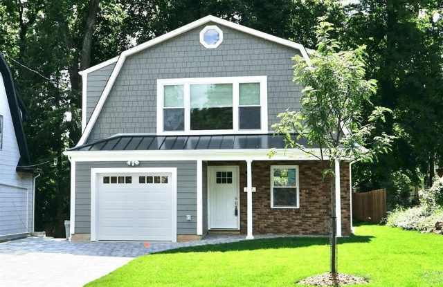 158 Newcomb Road - 158 Newcomb Road, Tenafly, NJ 07670