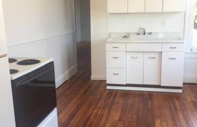 Video in Photos! Across from York Fairgrounds-2nd Floor! York City SD photos photos