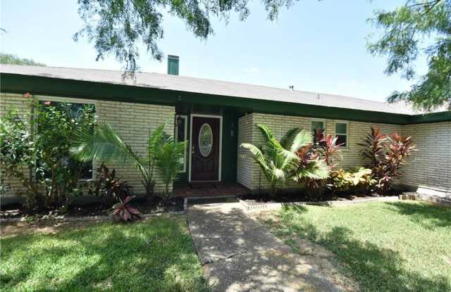 209 Llano Dr Gallery 2