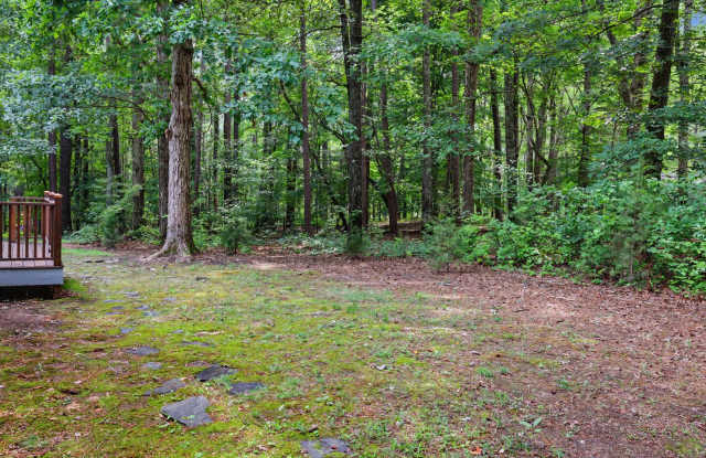 3-Bedroom Ranch on 1 Acre with Screened Porch and 2-Car Garage Gallery 4