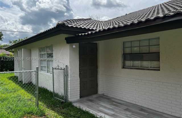 4281 Riverside Dr Gallery 1