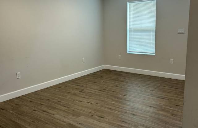 907 E 9th Street - 907 East 9th Street, Panama City, FL 32401