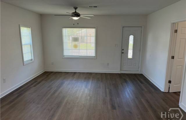 4015 5th Street Gallery 2