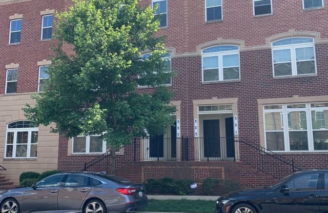 327 Community Center Ave - 327 Community Center Avenue, Gaithersburg, MD 20878
