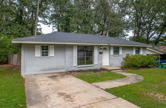 Charming 3-Bedroom Home with Large Fenced Backyard in Little Rock! photos photos