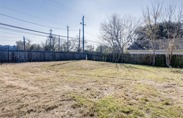 5904 Schroeder Road Gallery 3