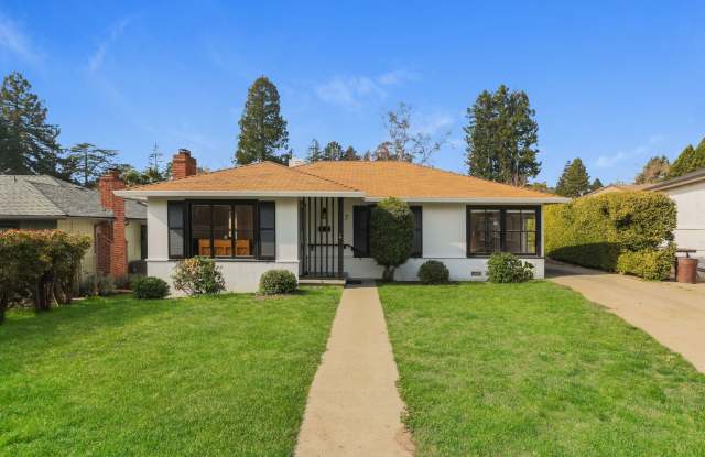 3 Bedroom Home In Kensington! photos photos