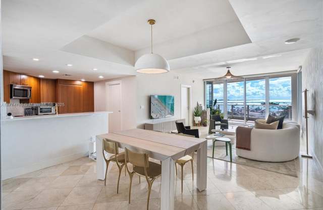 2627 S Bayshore Dr photos photos