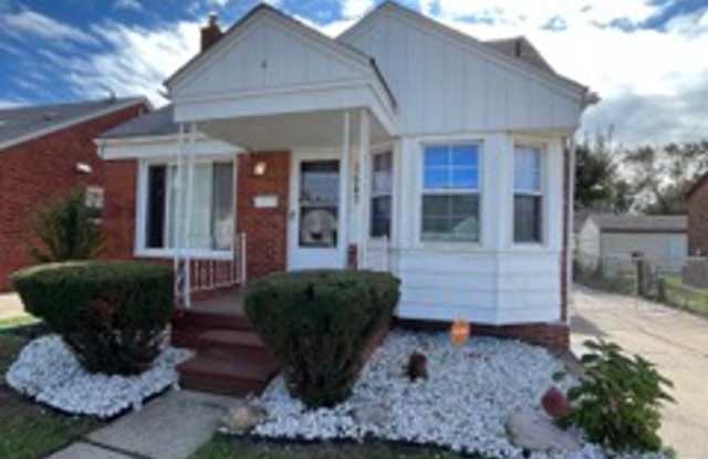 Beautifully maintained 3 bed - 1.5 Bath in Lincoln Park! - 1689 Goddard Road, Lincoln Park, MI 48146