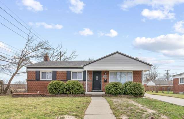 3741 Lodge Ln. photos photos