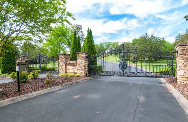 Gated Balleroy community in the heart of Brentwood! Gallery 1