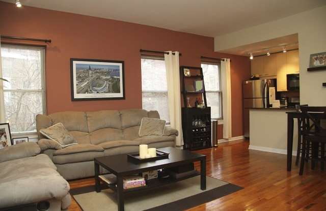 849 West Barry Avenue Gallery 2