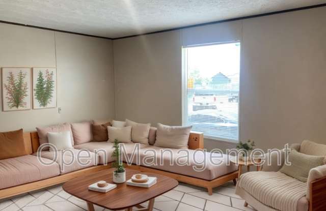 3292 Cultus St. photos photos