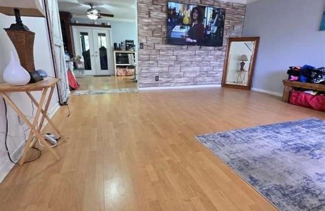 605 NW 47th St photos photos