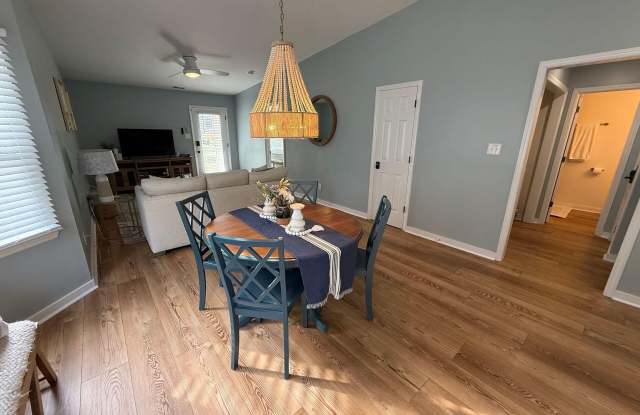 200 Lakeside Drive Gallery 4