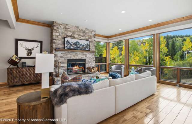 916 Burnt Mountain Drive Gallery 1