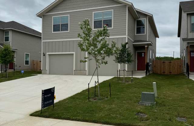 NEW CONSTRUCTION IN GATED COMMUNITY!!! BUILT BY ROSEHAVEN IN MAGNOLIA VILLAGE AT CINCO LAKES THESE LOVELY DUPLEXES OFFER 3 BEDROOMS  2.5 BATHS*1.5 CAR GARAGE W/ OPENER photos photos