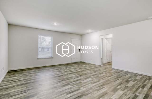 3105 West Rose Street Gallery 3