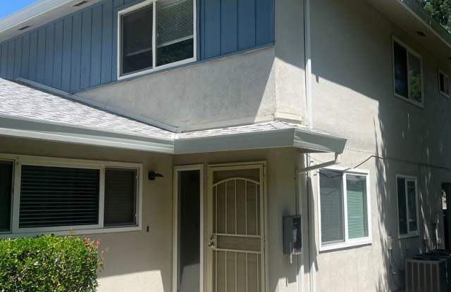 UPDATED 2 BEDROOM CONDO!! photos photos