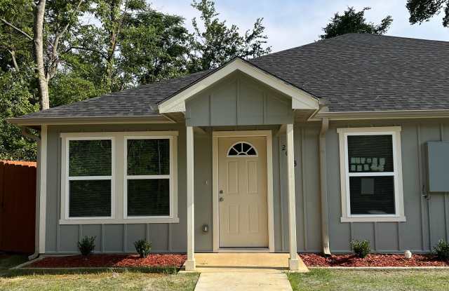 2013 E Devine St photos photos