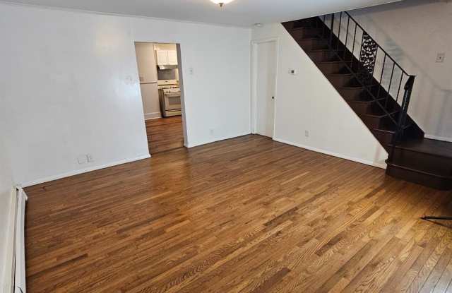 121 S Fulton Street - 121 South Fulton Street, Woodbridge, NJ 07095